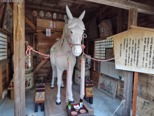 s-5_三春大神宮奉納白馬像