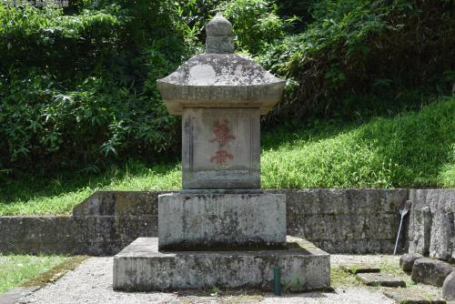 s-52_秋田氏の墓